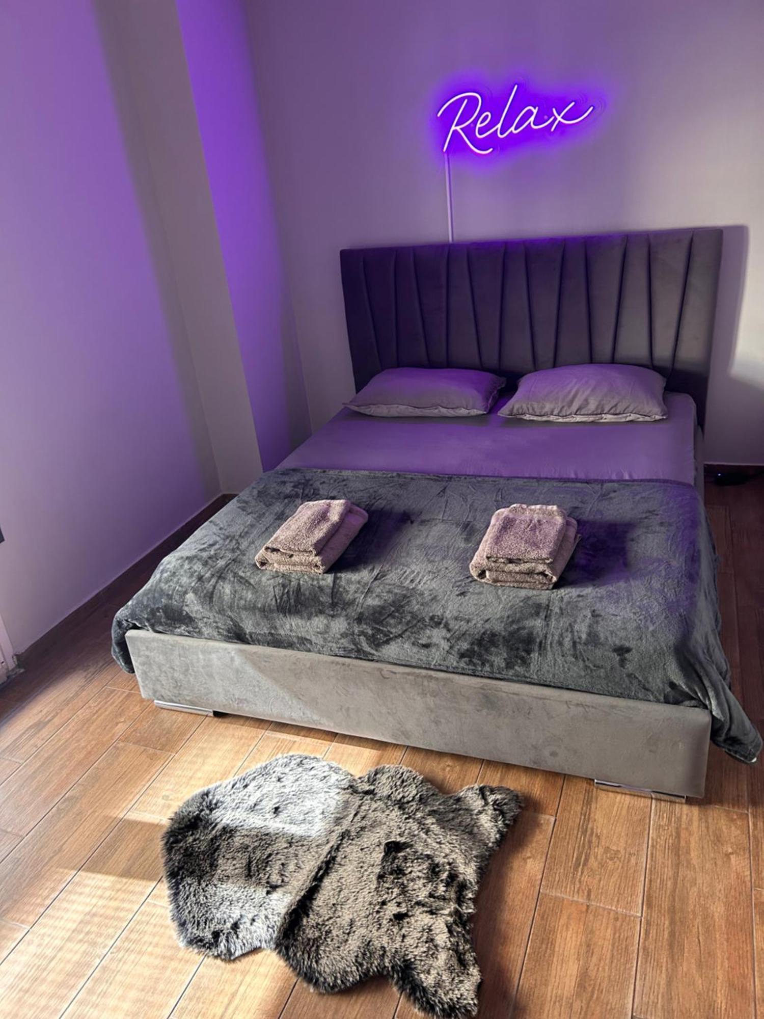 Angies Ledsigns Apartment テッサロニキ エクステリア 写真